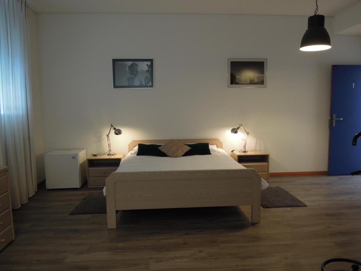 Les Chambres Du Ctn Plan-les-Ouattes Buitenkant foto